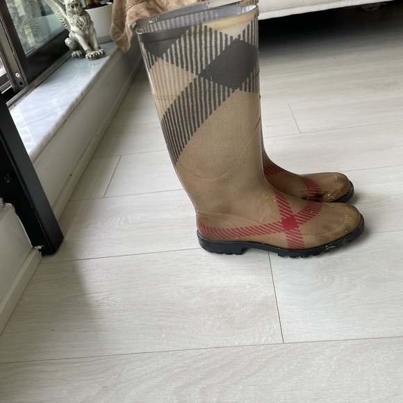 Burberry Rain boots, size 8/8.5 - Picture 3 of 4